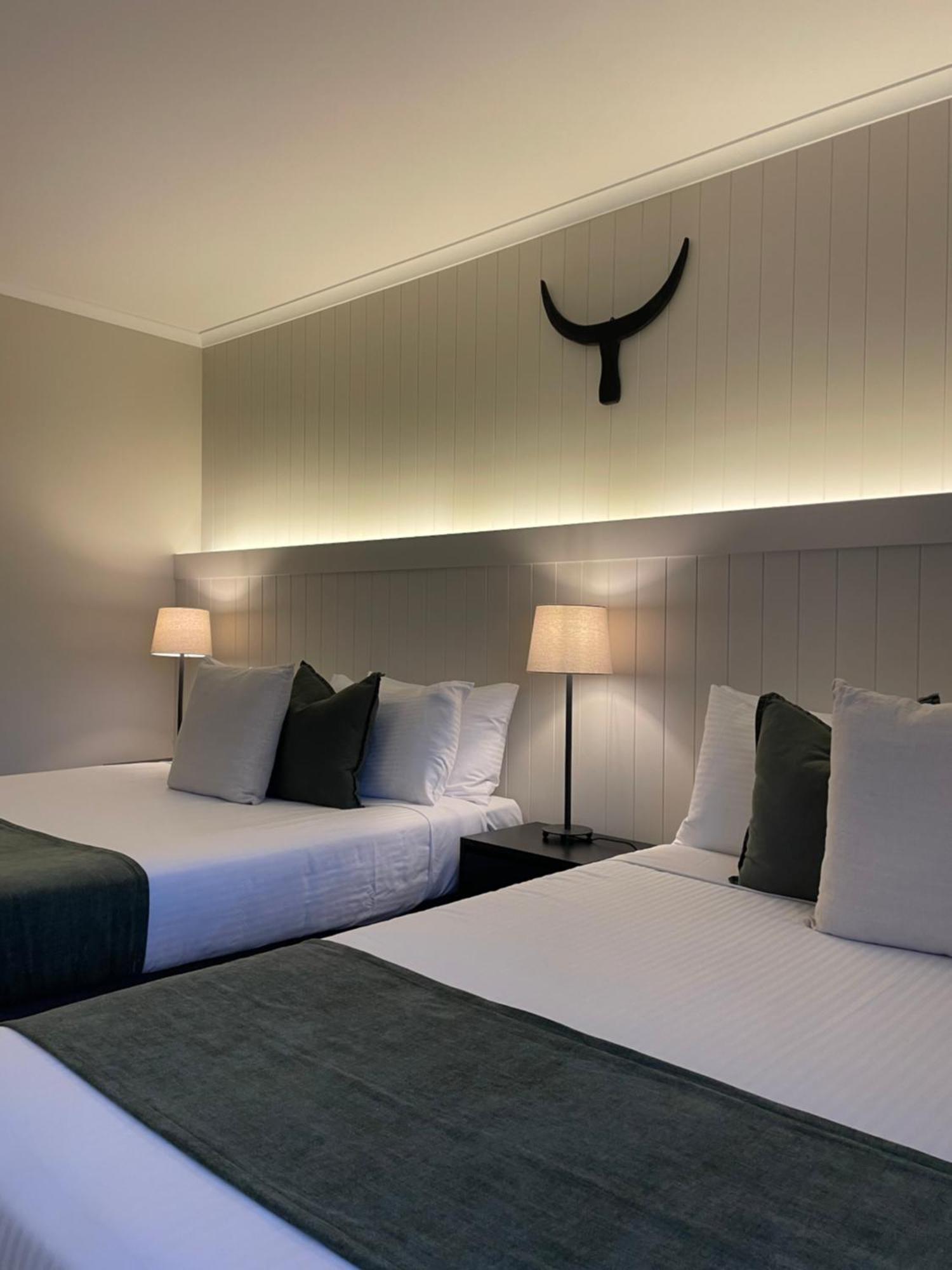 The Black Bull Motel Traralgon Szoba fotó