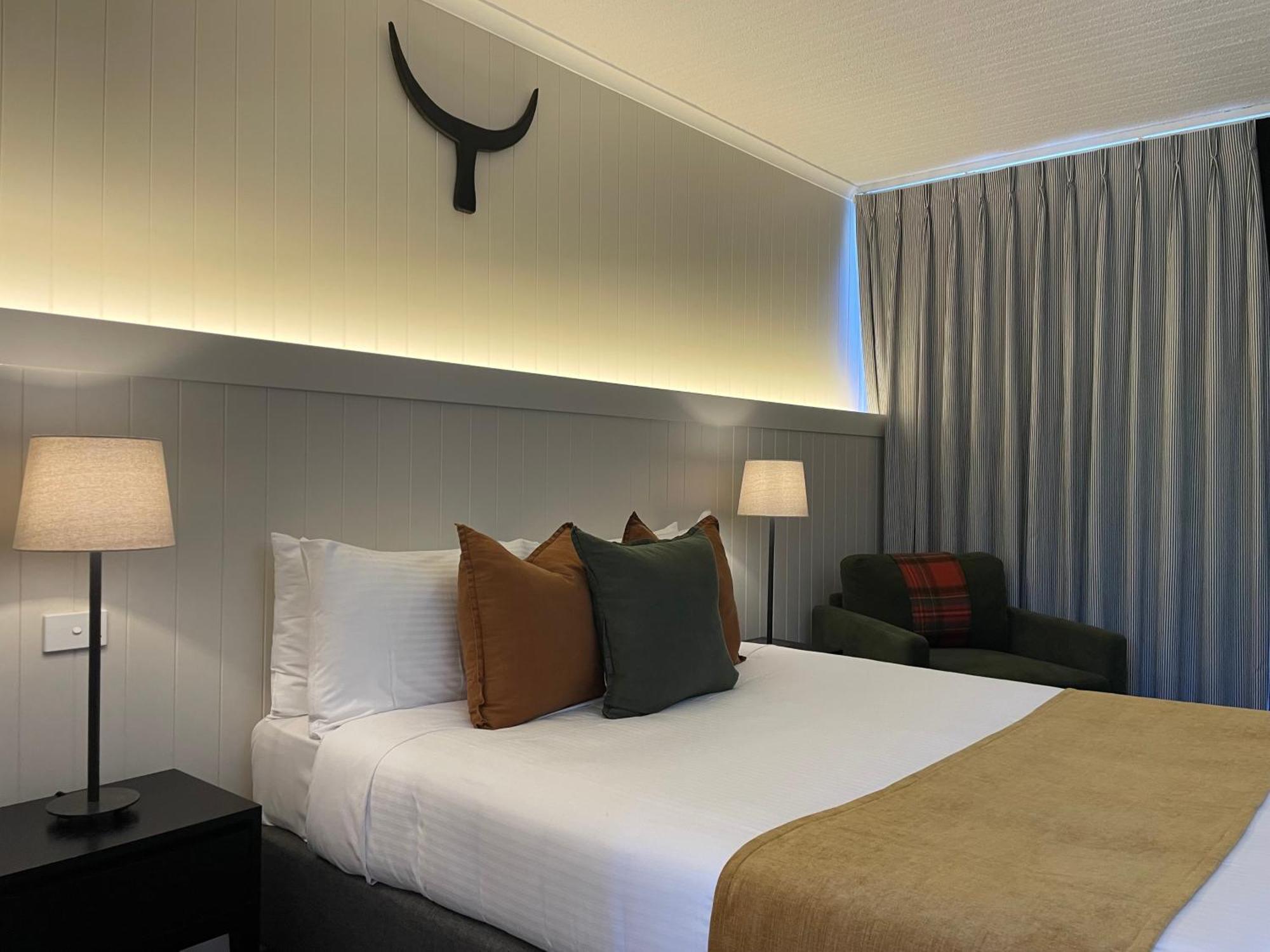 The Black Bull Motel Traralgon Szoba fotó