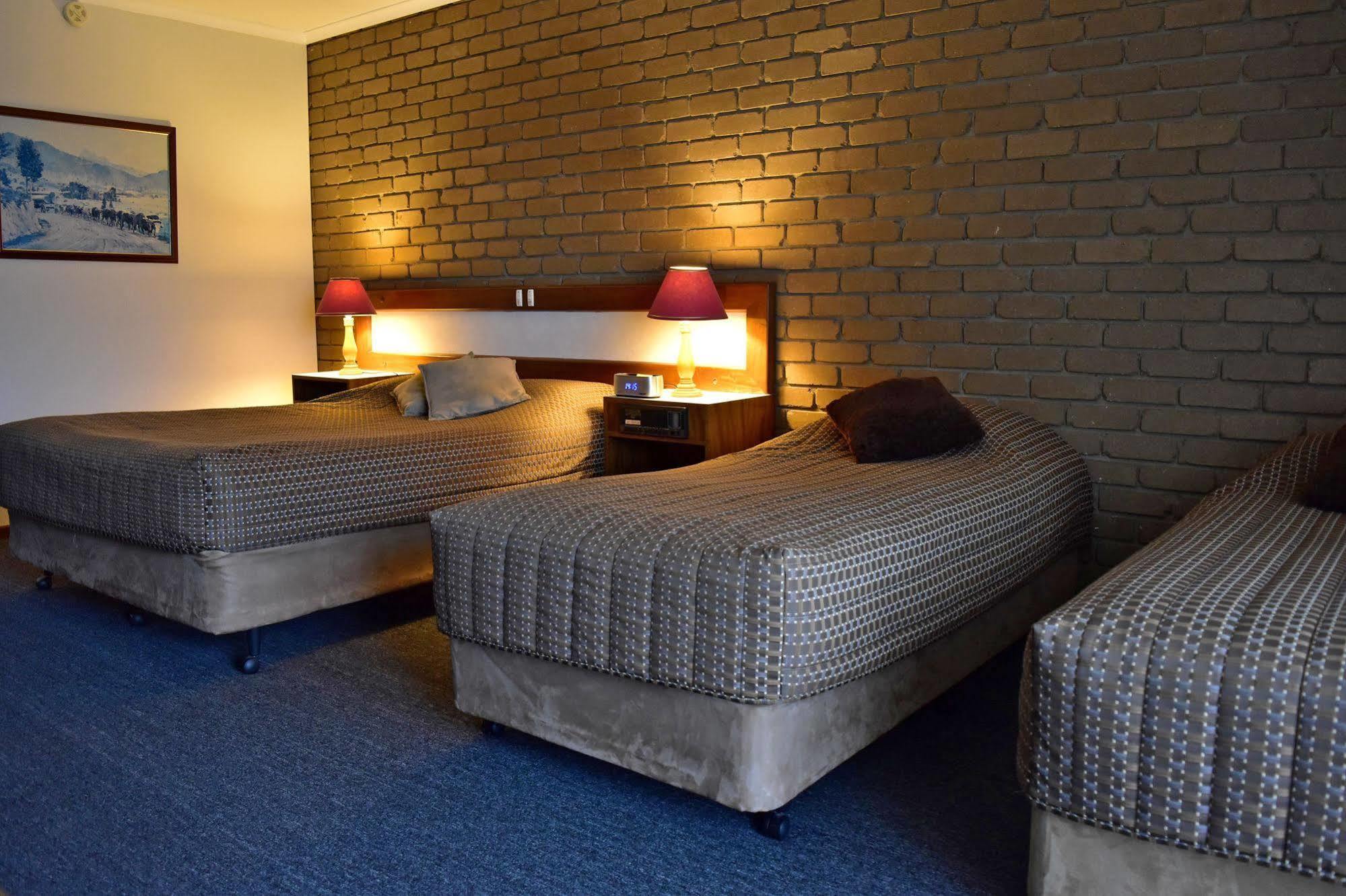 The Black Bull Motel Traralgon Kültér fotó